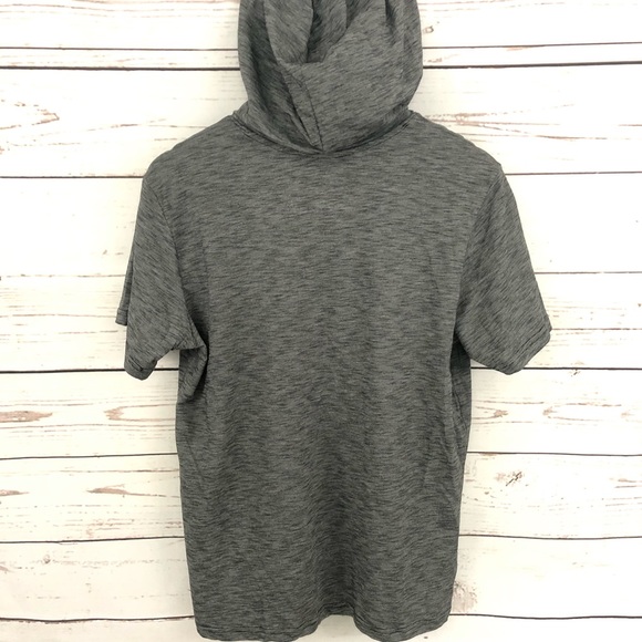 ❌🚫SOLD🚫❌ MTV short sleeve hoodie - Picture 4 of 4